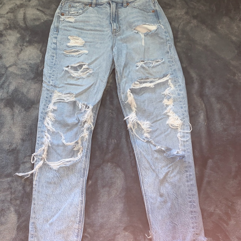 American Eagle, mom jeans